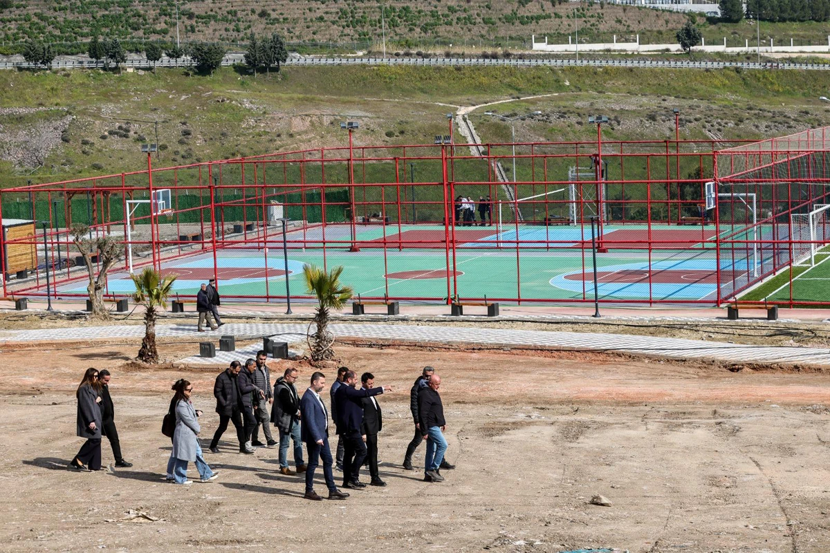 BayraklÄ±âda Ferdi Zeyrek Spor Kompleksiânde ÃalÄ±Åmalar Sona YaklaÅtÄ± (4)-1773148161696.webp